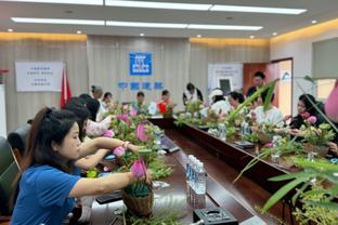 莱万全场数据：5次射门0次射正，错失3次良机，获评6.0分最低